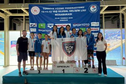 Yüzme sporunda toplam 14 madalya geldi