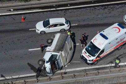 2 tır ve 1 kamyonetin karıştığı kazada 1 kişi yaralandı