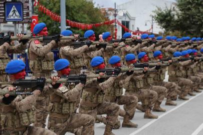 30 Ağustos Zafer Bayramı’nda jandarma komandolardan mest eden gösteri