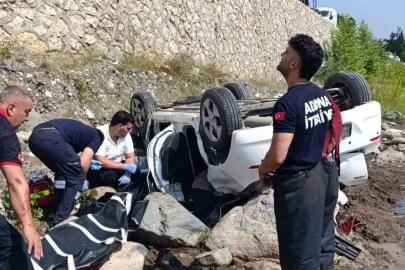 Adana’da otomobil dereye düştü: 2 ölü, 1 yaralı