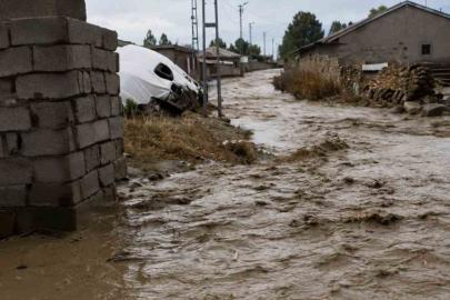 Ağrı’da sağanak sonrası sel meydana geldi