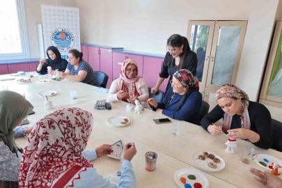 Akdeniz’de kadınlara yönelik ’Sevgi Sanatı’ atölyesi