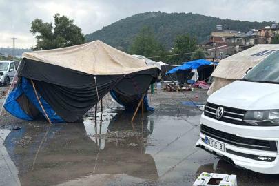 Alaplı’da tarım işçilerinin çadırlarını su bastı