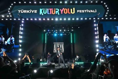 Alişan, Nevşehir Kültür Yolu Festivali’nde sahne aldı