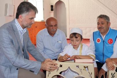 Amasya’da 9 yaşındaki otizmli Asilhan, Kur’an-ı Kerim okumayı öğrendi