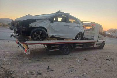Ankara’da kontrolünü kaybeden otomobil yoldan çıktı: 1 ölü, 1 yaralı