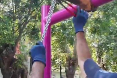 Antakya’daki parklarda bakım ve yenileme çalışmaları sürüyor