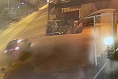 Antalya’da ilginç kaza: dükkana uçtu, önce gitti sonra helalleşmek için geri döndü
