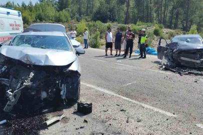 Antalya’da otomobiller çarpıştı: 1 ölü, 3 yaralı