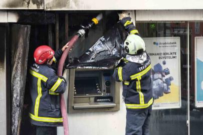 ATM’de çıkan yangın paniğe neden oldu