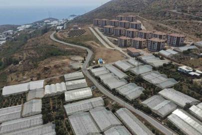 Aydıncık’ta bozulan yol yenilendi, ulaşım rahatladı