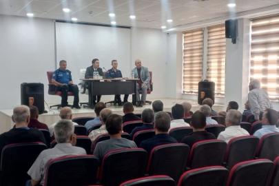 Aydıntepe’de muhtarlarla istişare toplantısı yapıldı, pazar esnafı ziyaret edildi