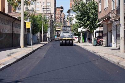 Bağlar’da yollar yenilendi