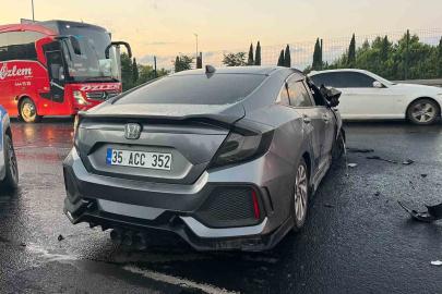 Bahçelievler E5’te kazaya karışan otomobil alev alev yandı