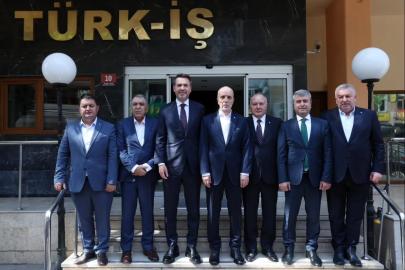 Bakan Bayraktar, Türk-İş Genel Başkanı Atalay ile bir araya geldi