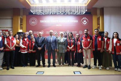 Bakan Göktaş: "Terörsüz Türkiye torunlarınız daha huzurlu bir Türkiye’de büyüsün diye ve güçlü Türkiye’nin teminatı olması için var"