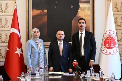 Bakan Gürlek: "Bu cinayeti çözmek boynumuzun borcu"