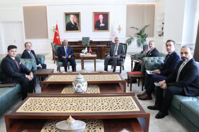 Bakan Memişoğlu, D-8 Genel Sekreteri Mahmood ile bir araya geldi