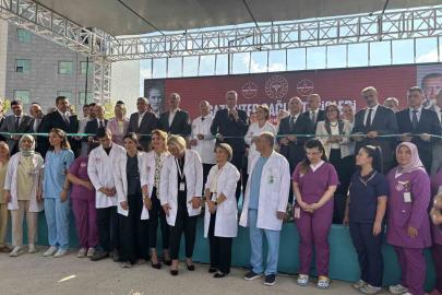 Bakan Memişoğlu: "Hastanelerimizin yüzde 80’ini yeniledik, yatak kapasitesini 271 binin üzerine çıkardık"
