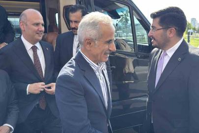 Bakan Uraloğlu, Kayseri’de gençlerle buluştu
