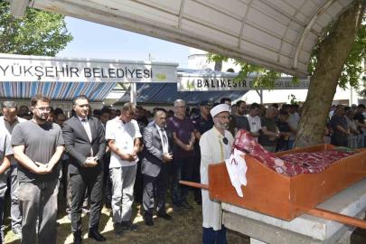 Balıkesir’de kazada hayatını kaybeden çocuk son yolculuğuna uğurlandı