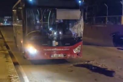 Bandırma’da ters yöndeki otobüs motosikletle çarpıştı: 17 yaşındaki sürücü yaralandı