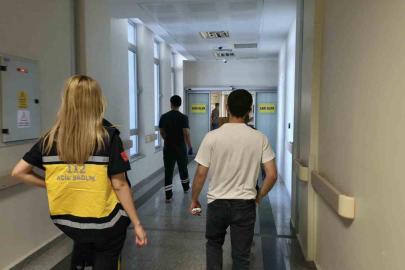Başına fayans düşen işçi yaralandı