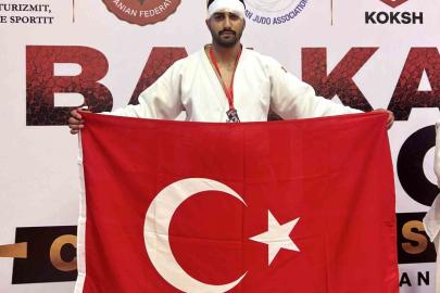 Başından sakatlandı pes etmeyerek Balkan üçüncüsü oldu