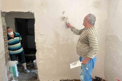 Başkan Başdeğirmen’den, talepte bulunan aileye sıva ve beton desteği