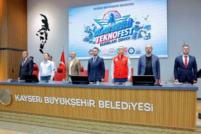 Başkan Büyükkılıç, TEKNOFEST gençliğiyle buluştu: "Kayseri’yi bilim ve teknolojinin merkezi yapacağız"