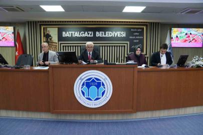Battalgazi’de yol çalışmaları ilçe genelinde sürüyor