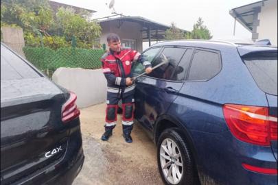 Belen’de araçta mahsur kalan bebek kurtarıldı