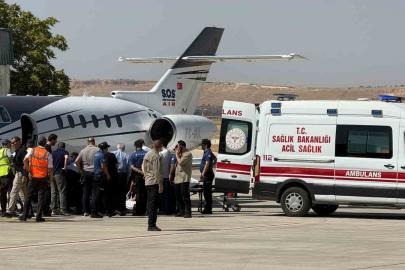 Bıçaklanan Milletvekili Melih Meriç ambulans uçakla İstanbul’a sevkedildi