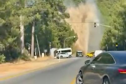 Bodrum’da ana isale hattı patladı, su metrelerce yükseldi: Fırlayan taşlar lüks aracın camını parçaladı