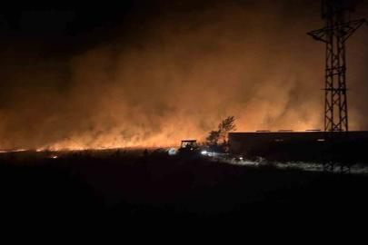 Çanakkale’de otluk alanda çıkan yangın söndürüldü