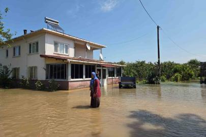 Çarşamba’yı sel aldı: Tarım alanları ve evler sular altında kaldı