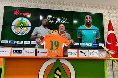 Corendon Alanyaspor, Ivan Cedric’i kadrosuna kattı