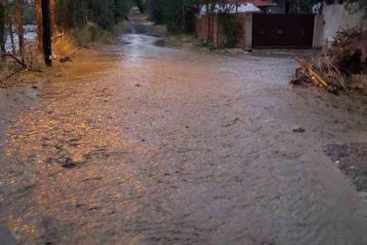 Çorum’da kuvvetli sağanak hayatı olumsuz etkiledi