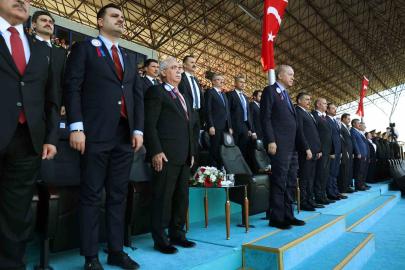 Cumhurbaşkanı Erdoğan: "Birileri 30 yıl öncesinin kodları içinde gelişmeleri ele almaya çalışırken, biz yeni sistemin kutup başlarından biri olmak için ne gerekiyorsa onu yapıyoruz"