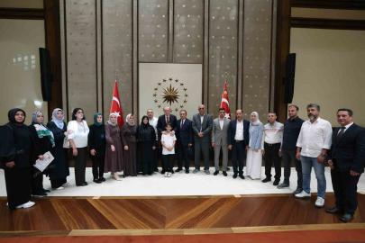 Cumhurbaşkanı Erdoğan, Kahramanmaraş’taki okul saldırısında hayatını kaybeden öğrencilerin ailelerini kabul etti