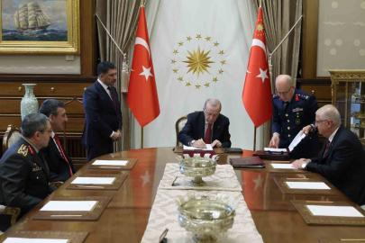 Cumhurbaşkanı Erdoğan: "Yüksek Askerî Şûrada aldığımız kararlar ülkemiz, milletimiz ve kahraman ordumuz için hayırlara vesile olsun"