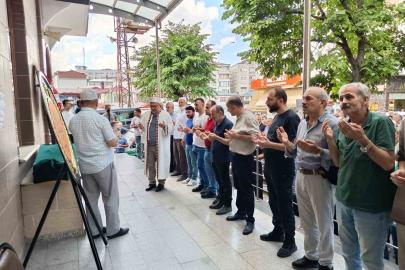 Denizde boğulan genç son yolculuğuna uğurlandı