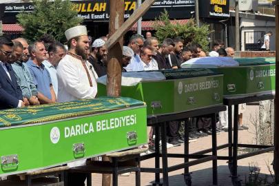 Denizde cansız bedenleri bulunan 3 kardeşin tabutları yan yana dizildi: Doğum gününde toprağa verildi