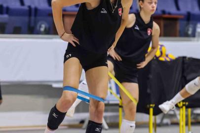 Denizli Büyükşehir Belediyespor Kadın Voleybol Takımı yeni sezon hazırlıklarına başladı