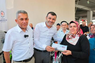 Denizli’de üreticinin yüzü Büyükşehir ile gülüyor