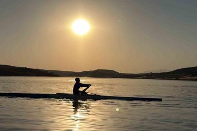 Depremzede Emine, hayata kürek çekerek tutundu