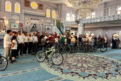 Dicle Kaymakamı Atış’tan Kur’an kurslarındaki bilgi yarışması ve futbol turnuvasında dereceye girenlere ödül