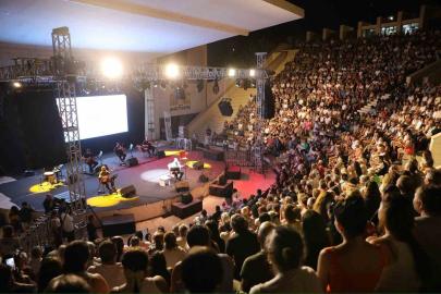 Didim’de amfi tiyatro türkü sesleriyle yankılandı
