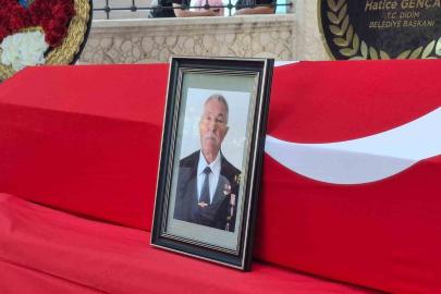 Didimli Kıbrıs Gazisi askeri törenle son yolculuğuna uğurlandı