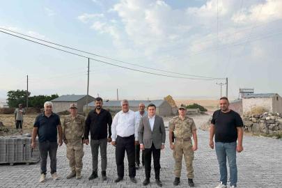 Digor’da KÖYDES çalışmaları sürüyor: Kaymakam Zengin Karabağ köyündeki parke taşı yapımını inceledi